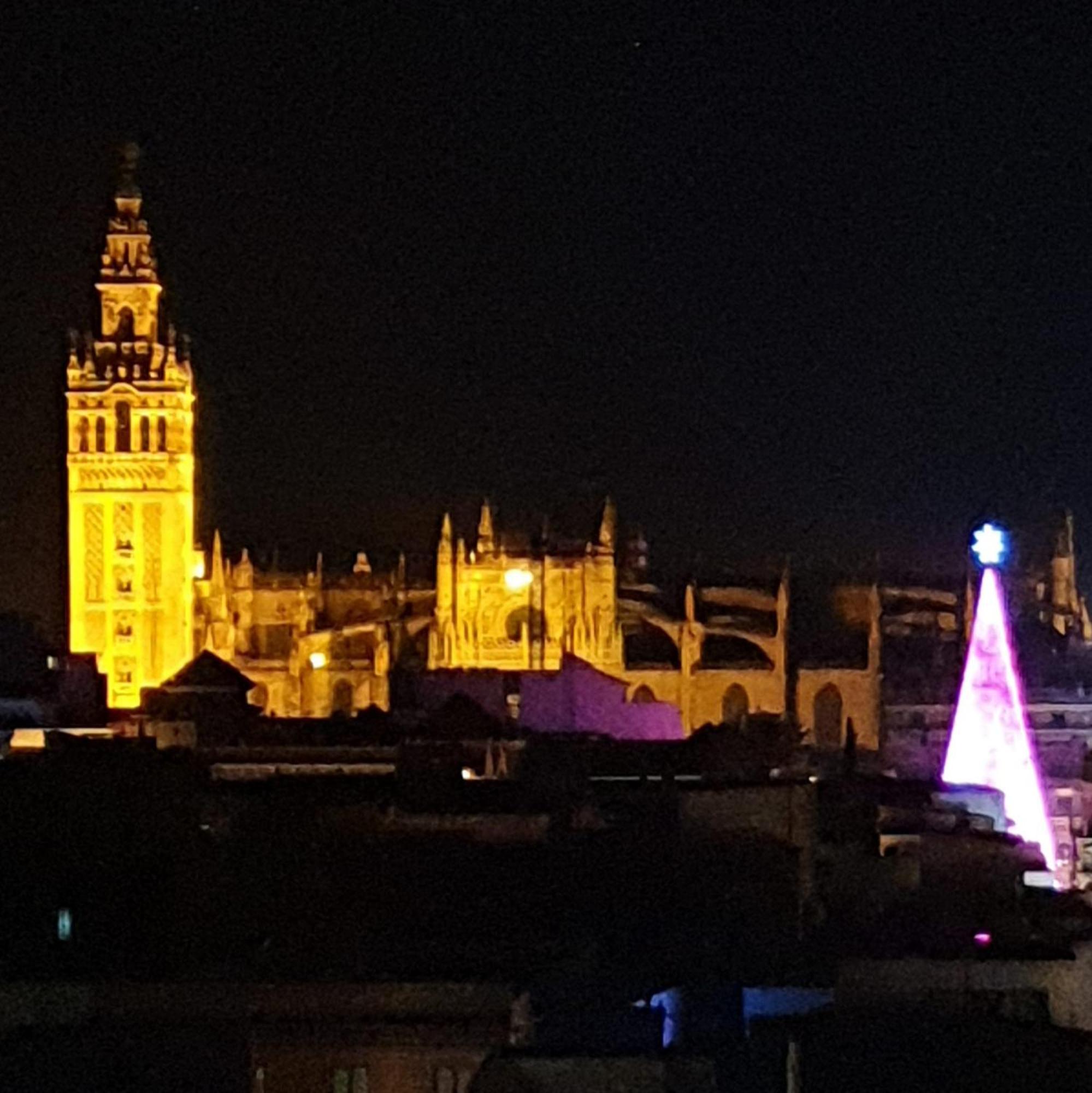 Avanti La Campana, Con Un Balcon Que Te Enamorara Del Ambiente De Sevilla المظهر الخارجي الصورة